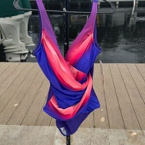 Gottex contour size 14 NWT purple pink swimsuit
